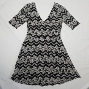 Everly Y2k 90s Preppy Medium black& ivory  Lace A Line flare dress stret…